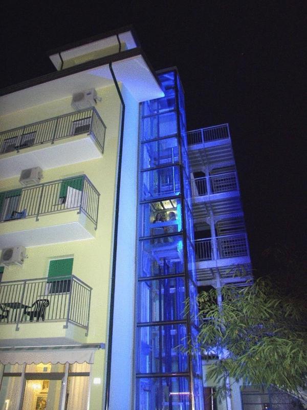 Hotel Da Giovanna Lignano Sabbiadoro Exterior photo